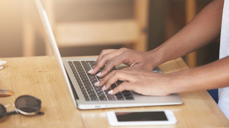 Czy AI wykryje AI? Jak działają systemy antyplagiatowe w dobie sztucznej inteligencji