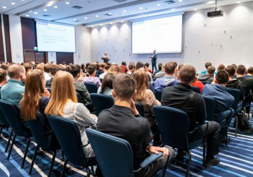 Korzyści z uczestnictwa w konferencjach naukowych