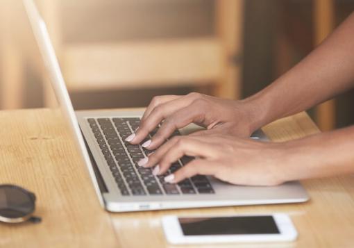 Czy AI wykryje AI? Jak działają systemy antyplagiatowe w dobie sztucznej inteligencji